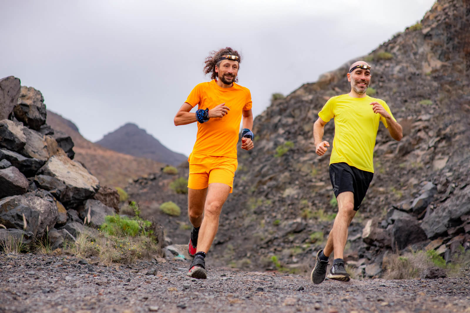 Modes intelligents Go’Lum : l’éclairage auto-adaptatif qui révolutionne la lampe frontale.